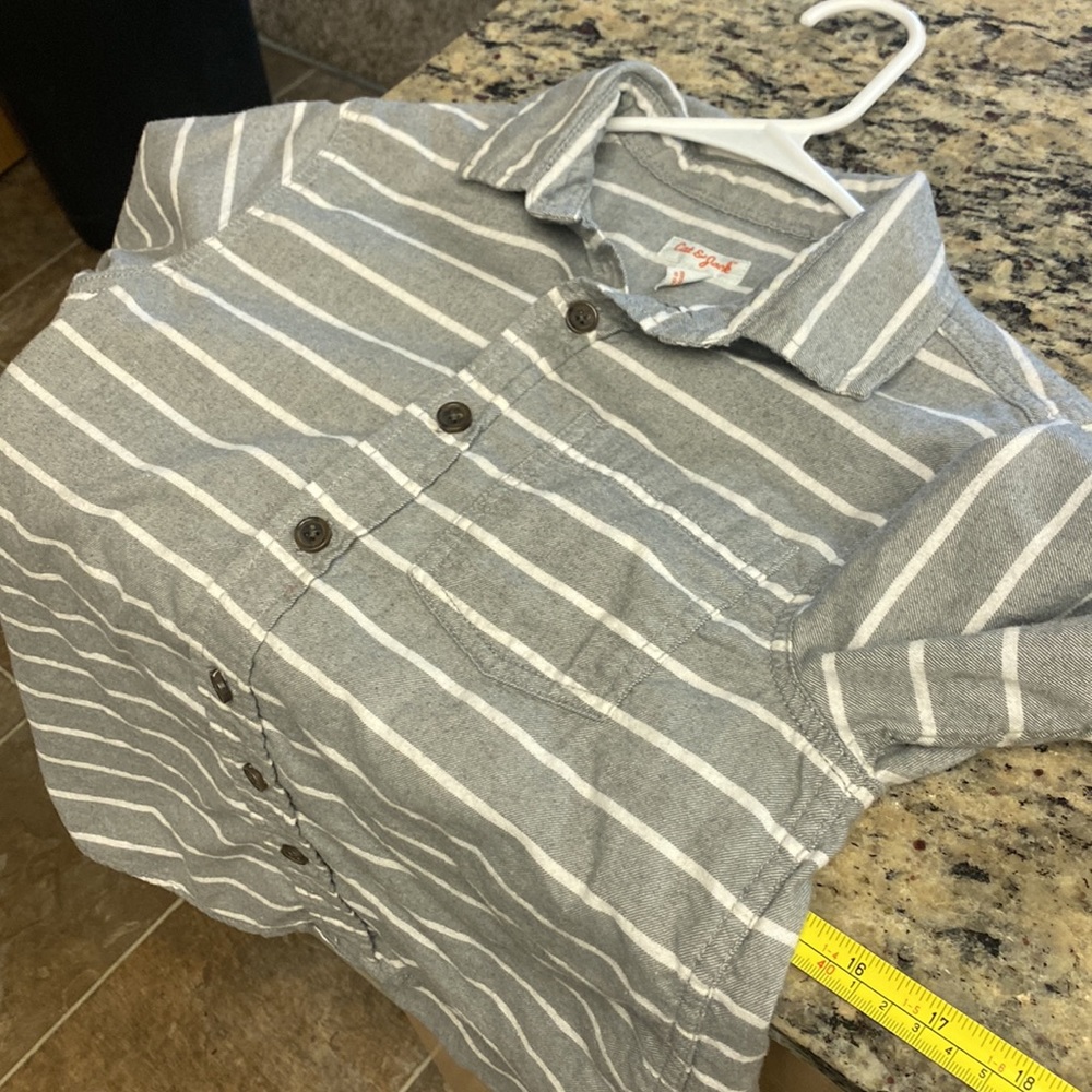 A1491 Cat & Jack, kids medium long sleeve button up - Picture 13 of 13